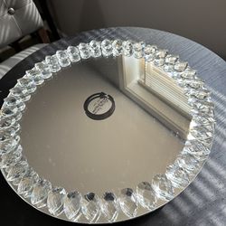 Beautiful Cake Glass Stand That Spins 