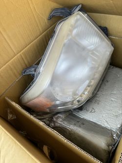 Toyota Tundra Headlights