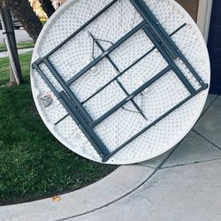 60” Round Lifetime Folding Table – Perfect for Parties, Weddings, Events