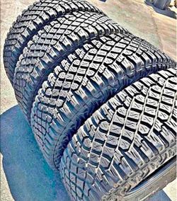 315 70 17 Goodyear tires Con 80% de Vida Las 4