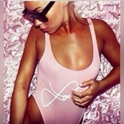 New Without Tag Laina Rauma 💖 rare! pink thong one piece bikini swimsuit made in LA