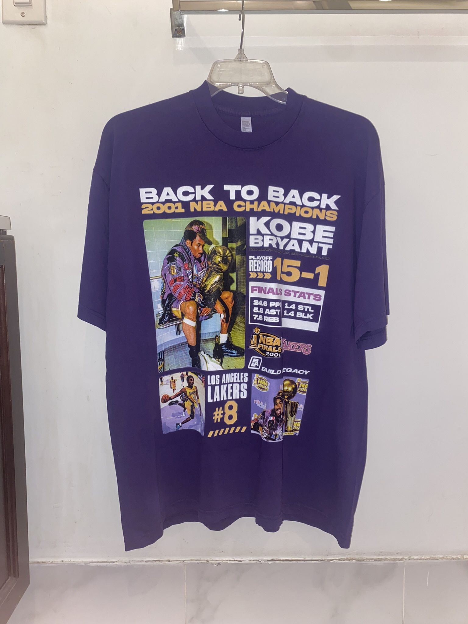 RARE Kobe Bryant 2001 Scoreboard T-shirt