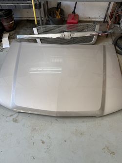 2004 Chevy Hood Grille