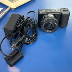 Sony - ALPHA ZV-E10 Digital Camera 