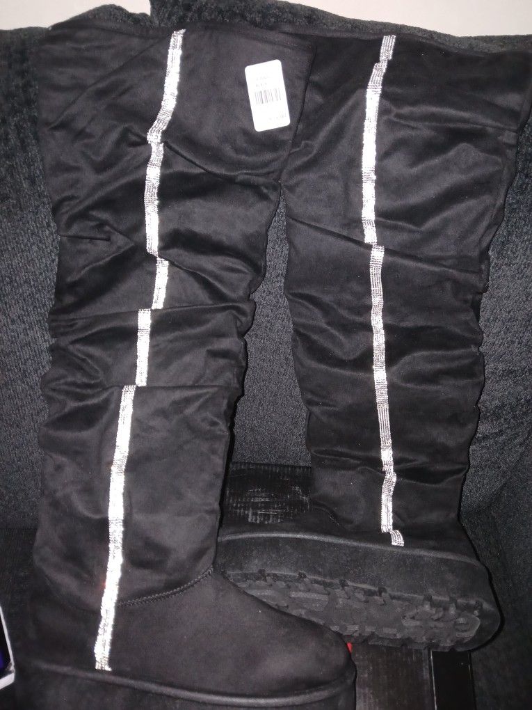 Brand new stylish boots for women. Size: 8