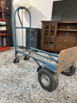 💪🚚 2-in-1 Convertible Hand Truck – $39.99! 🚚💪