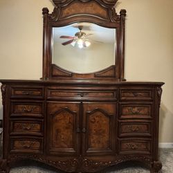 SOLID WOOD: Large Dresser