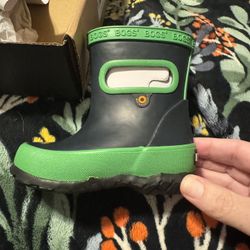 Toddler Bogs Band New