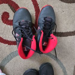 Mens Nikes Size 9