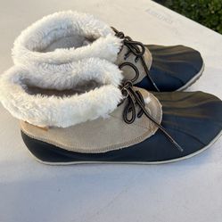 Minnetonka Tega Boots