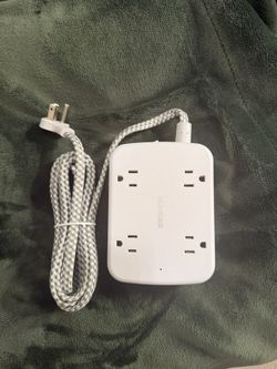 BESHON Flat Plug Power Strip, 4 Outlets