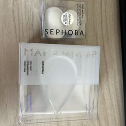 makeup sponge and drop