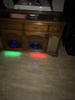 Consola Clásica Y Moderna