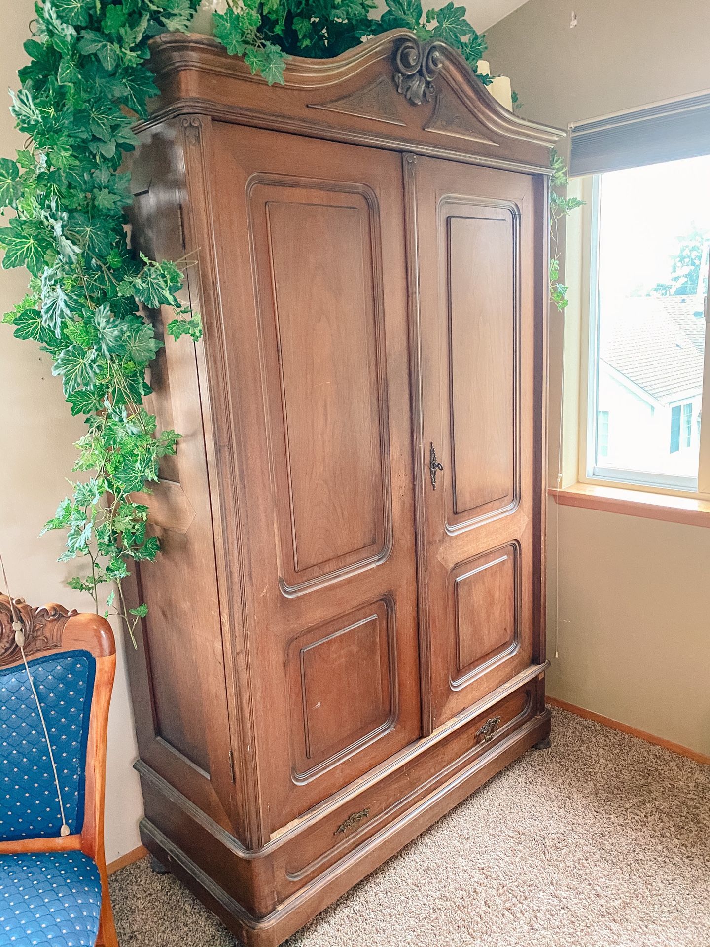 Gorgeous s Armoire