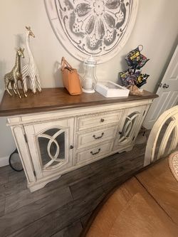 Kitchen Table and Hutch