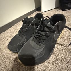 Nik Air Max Excee Size 8 Mens