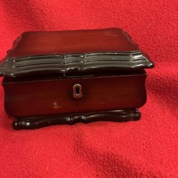 Bombay Company Jewelry Box With Key And 2 Shelf Glass Door Display Hanging Case