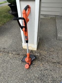 Black N Decker Weedeater /lawn Edger