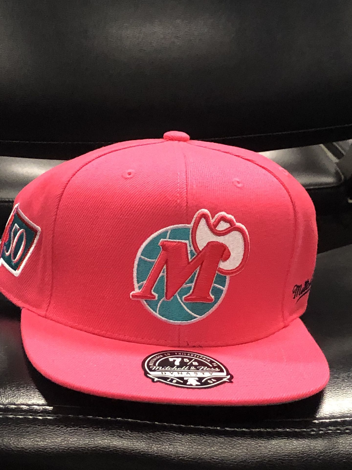 Vintage Dallas Mavericks Rare Neon pink Hat