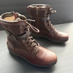 NEW UGG Kensington Leather Boots - Women's SIZE 6