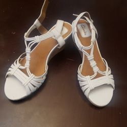 Beautiful white leather upper balance man made Sandals size 6m