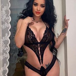 Floral Lace Bodysuit  Medium 