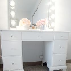 White Vanity Desk With Hollywood Mirror / Hollywood Regency Vanity Set/Bedroom furniture