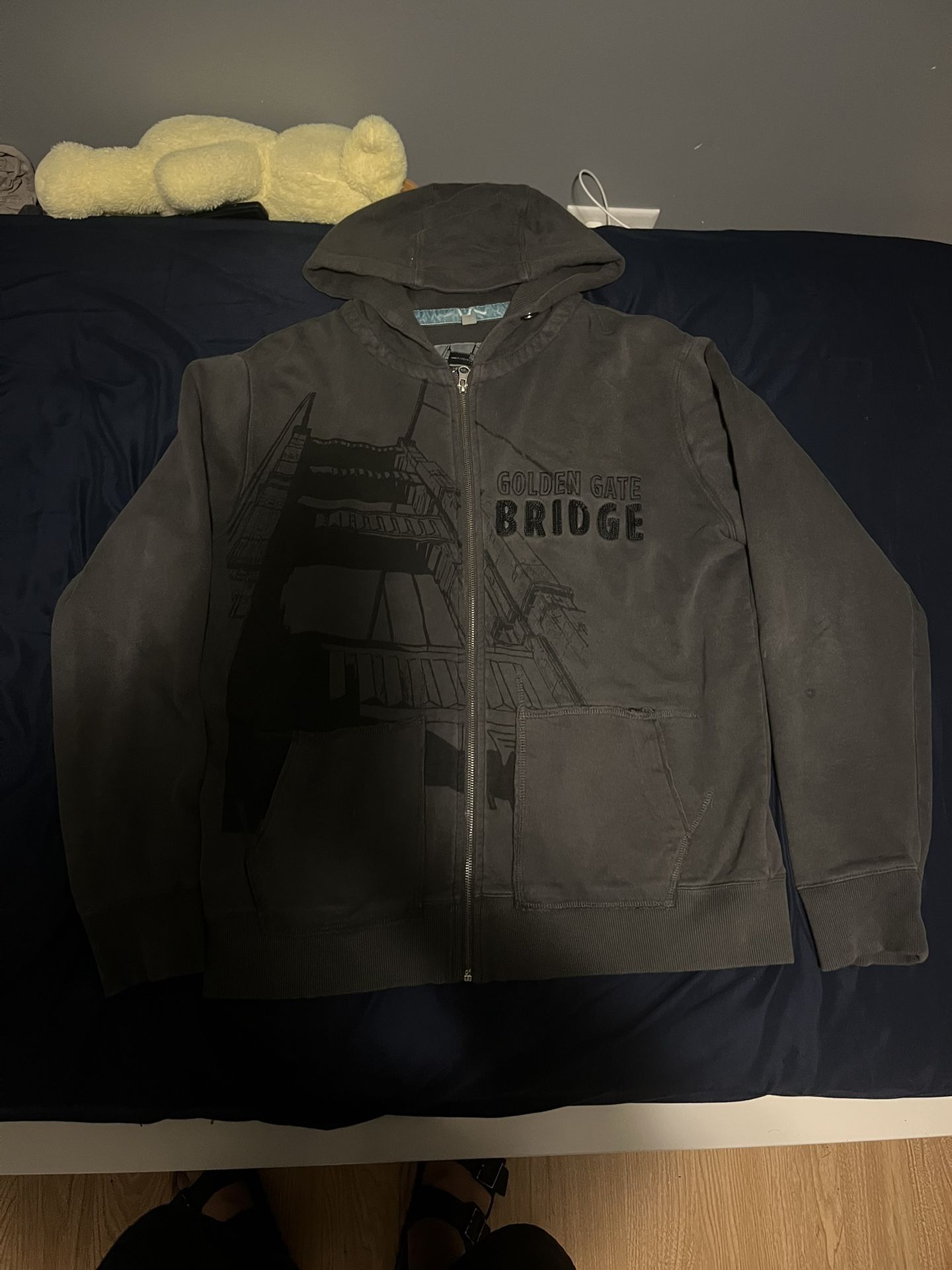 Grey Men’s Zip Up (Large)