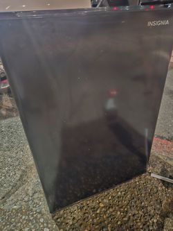 Insignia Mini Fridge Black