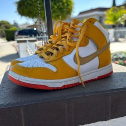 Nike Dunks 