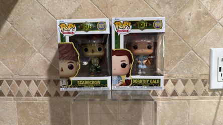 Wicked Funko Pop Dorothy and Scarecrow