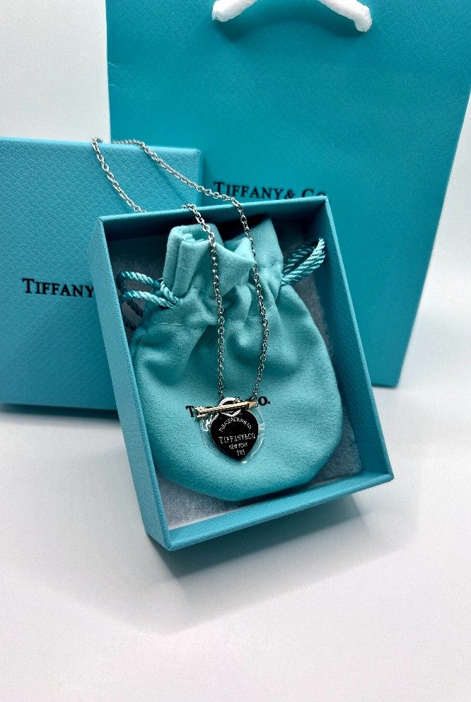 LoveStruck Necklace W/Box$70