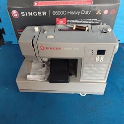 $170 Firm, Yes, It's Available, Singer 6600c Heavy Duty Sewing Machine, Works,  Box Included, Retails For $270 New, $200 To $250 On eBay Used