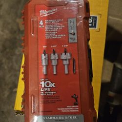 4 piece Milwaukee Carbide Hole Cutter Kit (Firm 65)