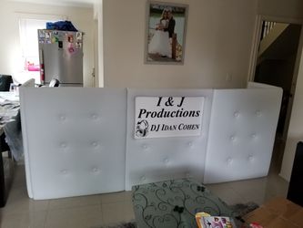 ( FIRM PRICE ) BREN NEW DJ BOOTH + BAGS
