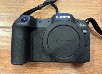 Canon r8 camera
