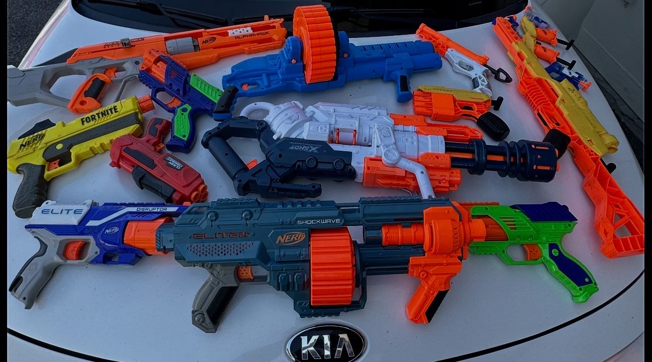 15 Nerf Guns And 3 Dart Guns 