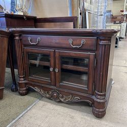 SALE Classic Brown Wood TV Stand | Media Console w/ Glass Cabinet Doors