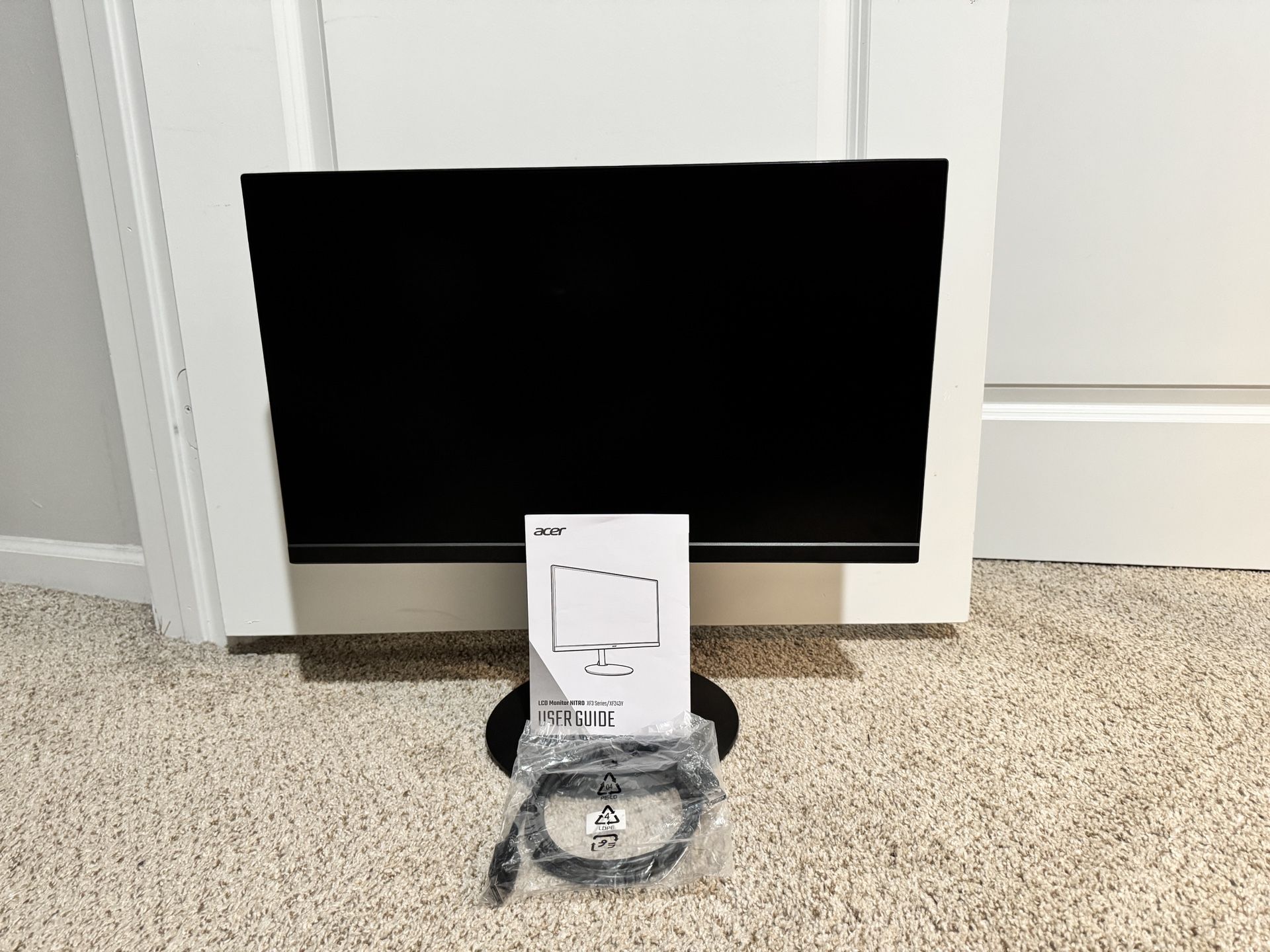 Acer Nitro XF3 Series 23' LCD monitor and Duel Screen Mount