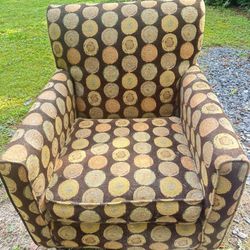 Free Cozy Polka Dot Armchair