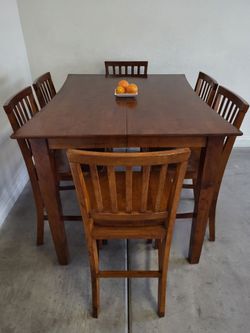 Table 6 Chairs Great Condition