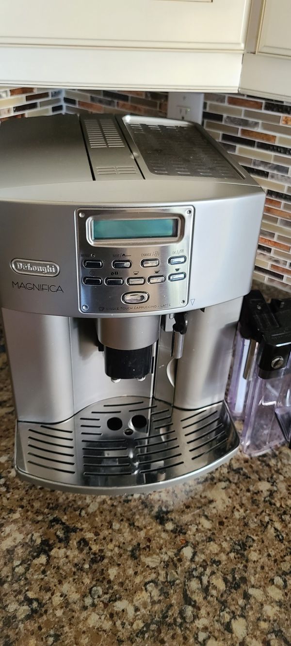 DeLonghi professional espresso machine. for Sale in Queens, NY OfferUp