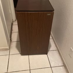 Brown Sanyo Mini Fridge 