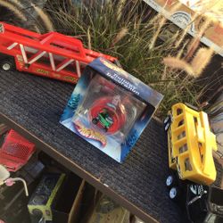 Collectible 2002 Hot Wheels Holiday Decoration