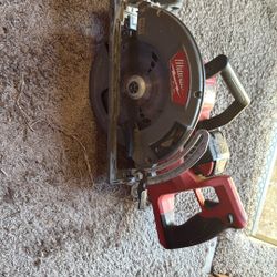 Milwaukee Rear Handle Circular Saw