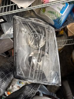 New Volvo VNL Truck Fog Light Assembly (Right / Passenger Side)
