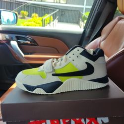 Travis Scott Bright Cactus Size 2y and 3y