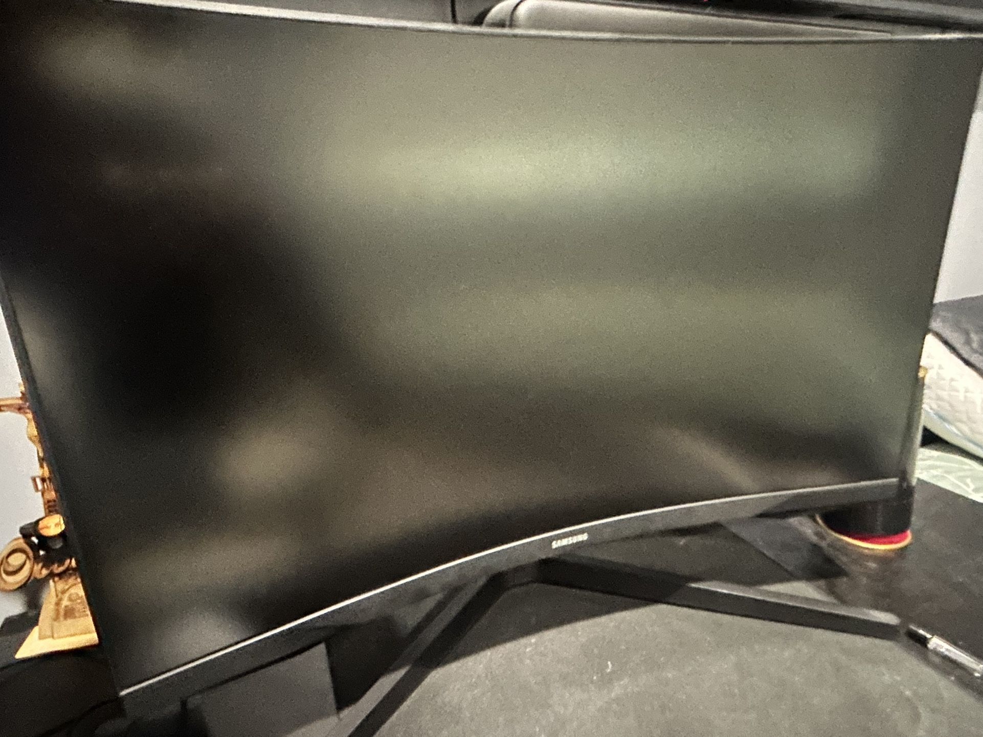 Gaming Keyboard/ Hyper X Mic/ Samsung Curved Monitor