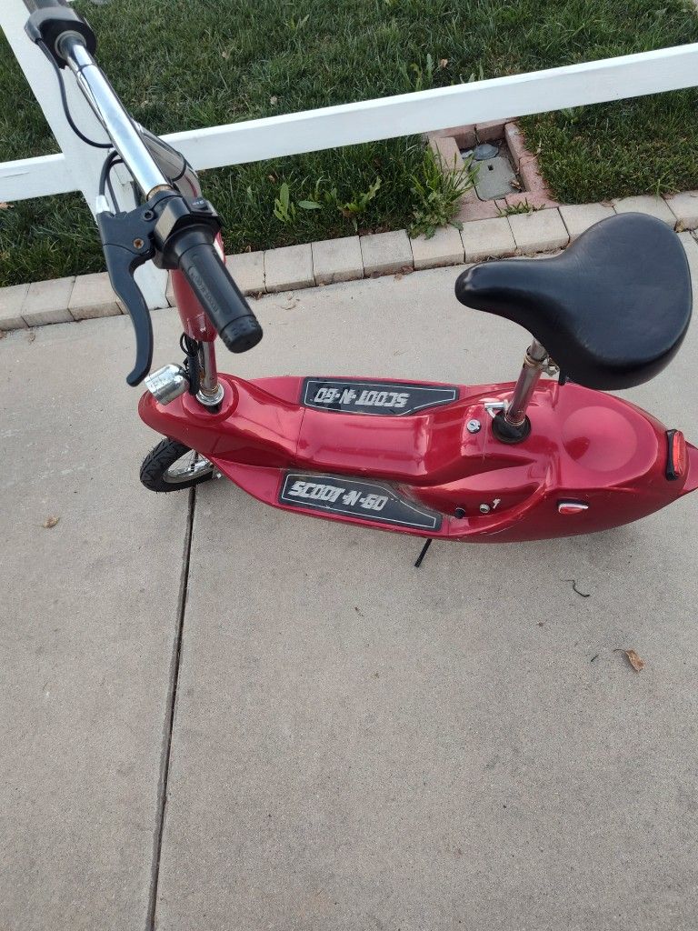 Scooter Eléctrica Para Niños En Buenas Condiciones