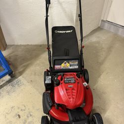 Troy Built 21 in 190cc gas self propelled FWD electric start lawn mower